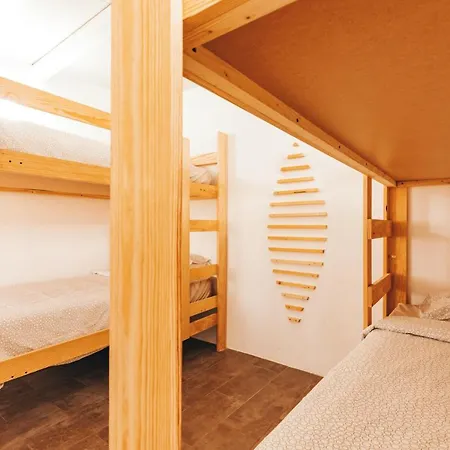 بيت شباب Gaia Beach House *